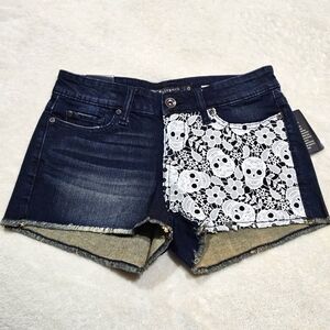 Love Sick ✦ Skull Lace Denim Shorts ✦ Faded Indigo Raw Hem Crochet Overlay NWT 0